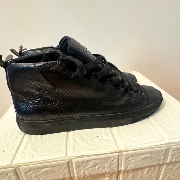 The Balenciaga Python Sneaker - Picture 6 of 6